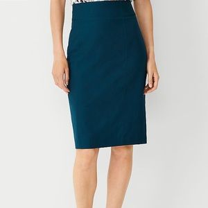 NWT Ann Taylor Suit Skirt in Ominous Teal 6P